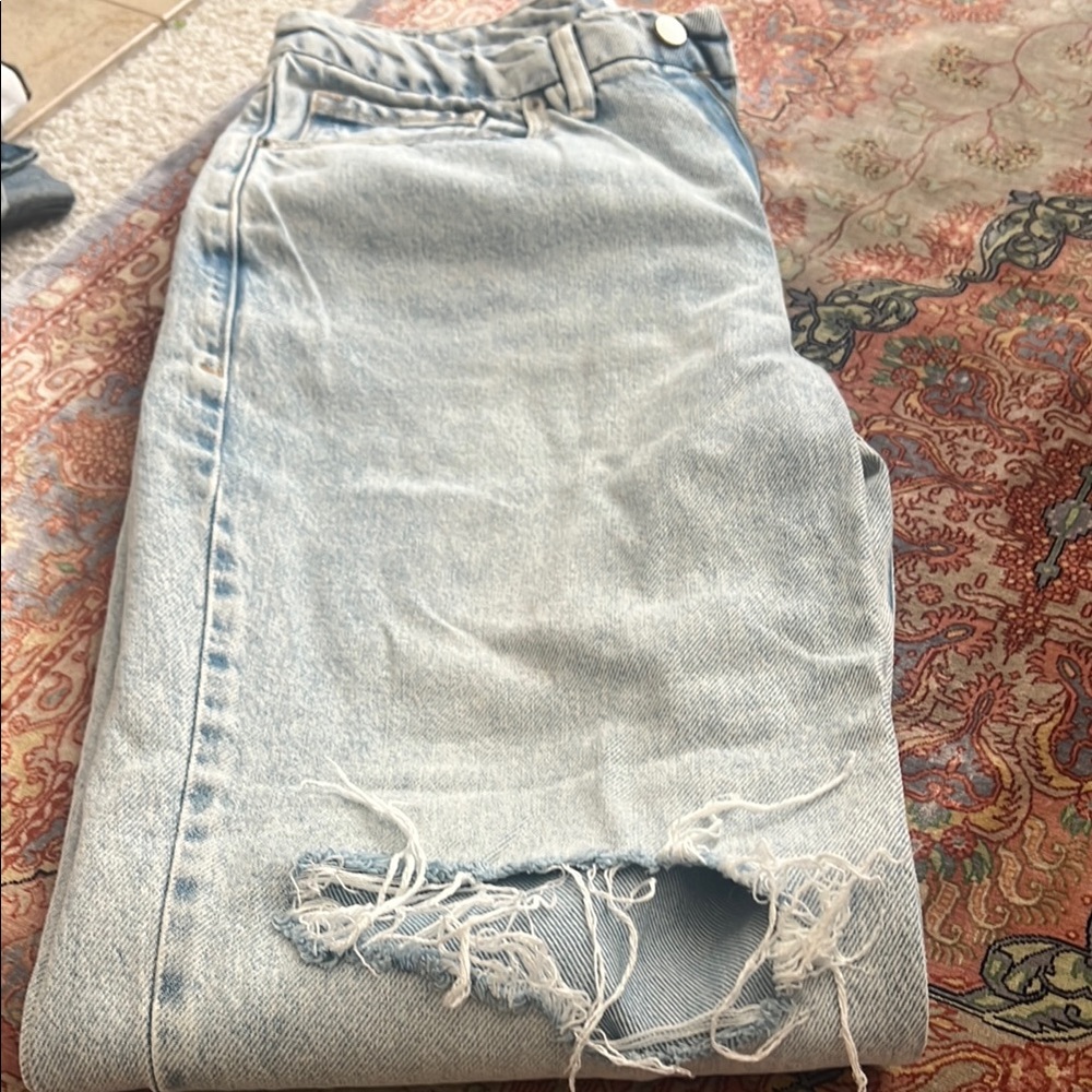 Good American Light Blue Distressed Jeans